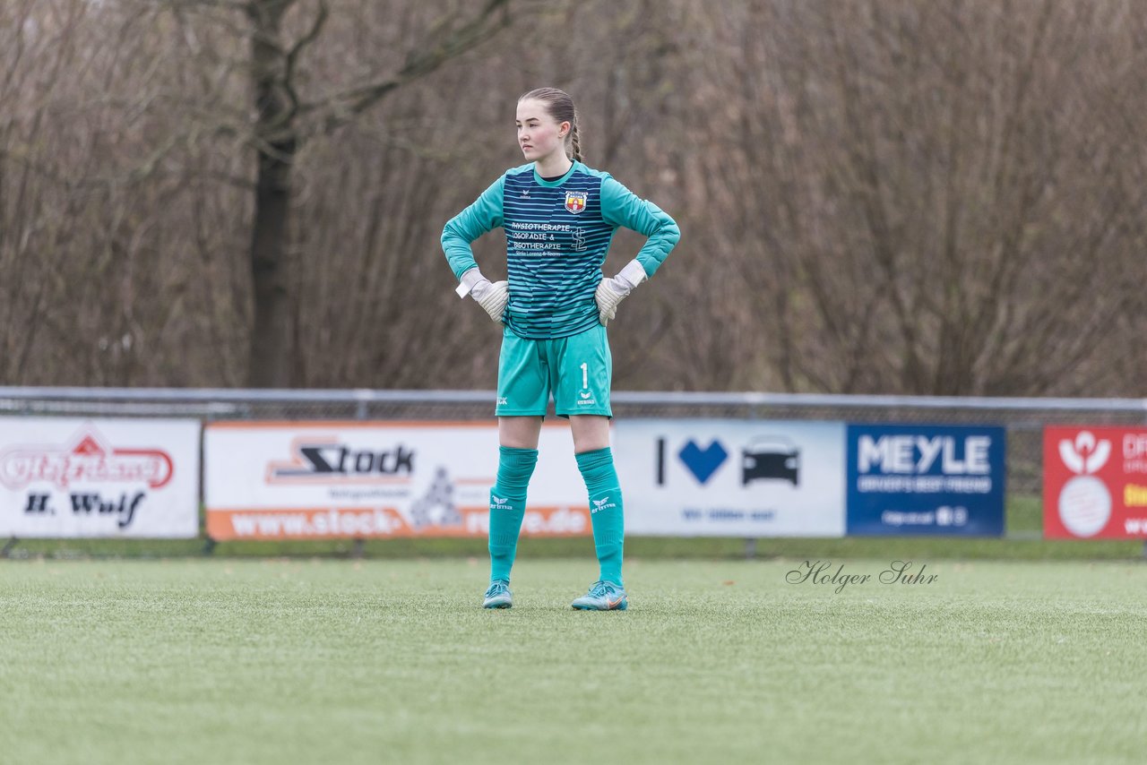 Bild 239 - F SSC Hagen Ahrensburg - SV Frisia Risum-Lindholm : Ergebnis: 1:2